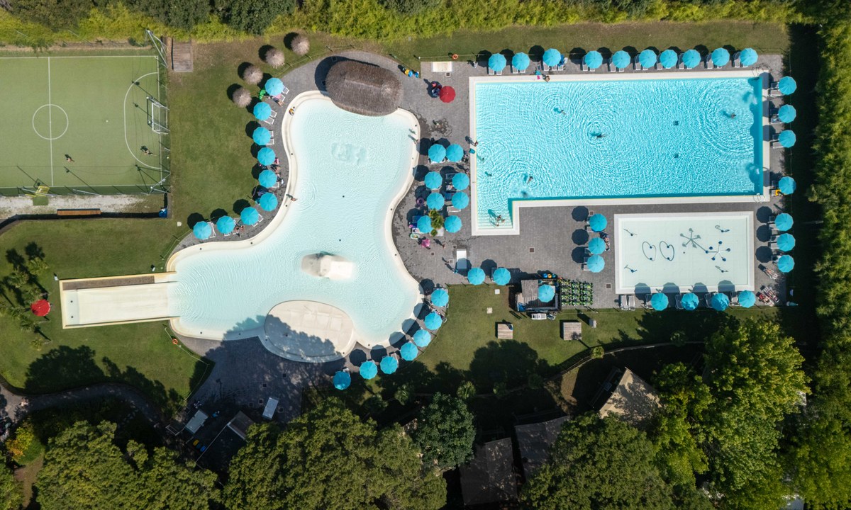 Camping Malibu beach