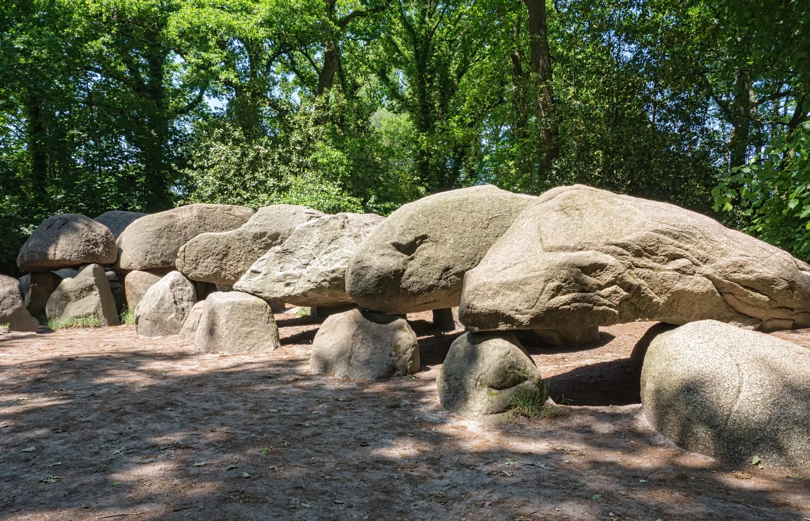 Hunebedcentrum & stendysserne